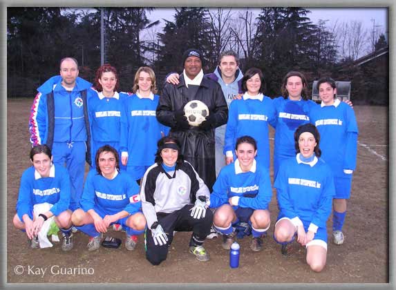Marvelous Marvin Hagler supports the Italian women soccer team.